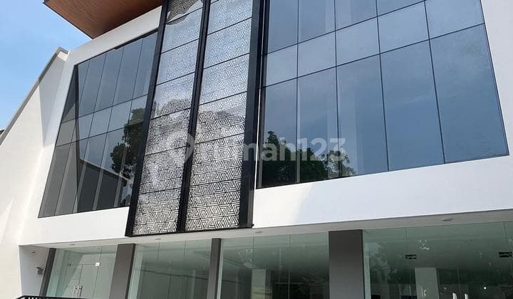 Disewa Gedung Perkantoran di Radin Inten Duren Sawit Jakarta