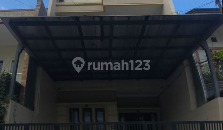 Dijual Rumah di Gading Griya Lestari 3 Lantai SHM Bagus