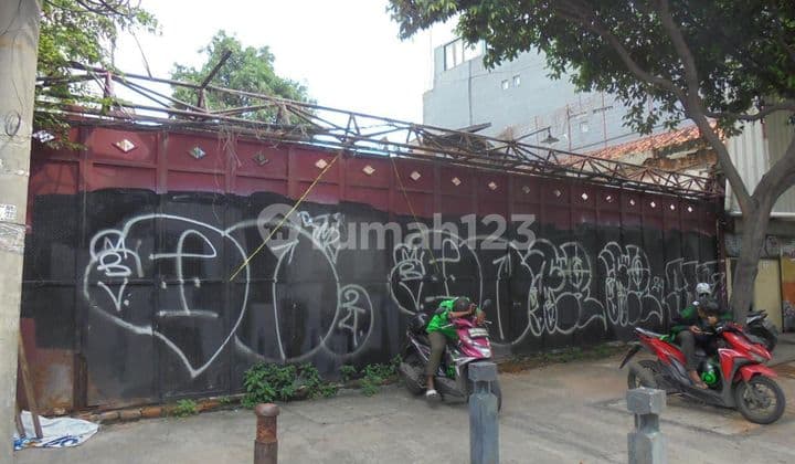 Dijual Tanah Lokasi Strategis Kwitang Senen 334 m² SHM