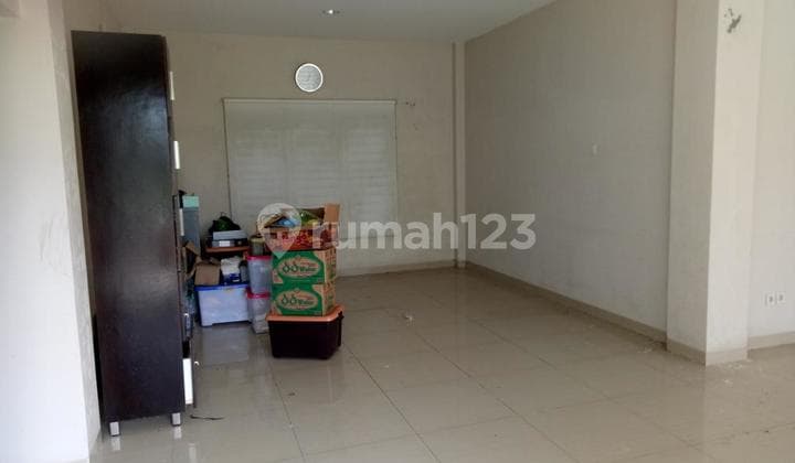 Dijual Gudang di Kemang 3 Lantai Dekat Akses Transportasi