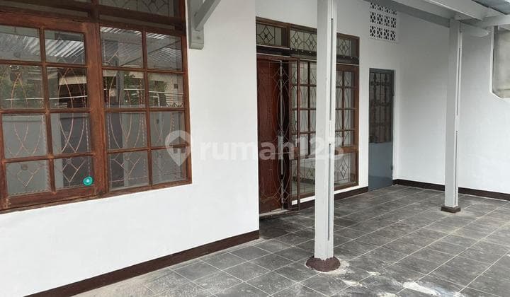 Di Sewakan Rumah Siap Huni di Taman Kopo Indah 1