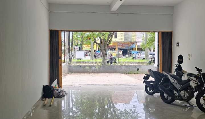 For Rent Ruko Bagus Siap Pakai di Mainroad Tki 2