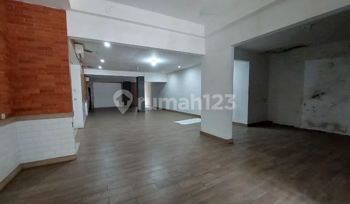 Disewakan Ruang Usaha Kantoran/coffee Shop/rmh Makan Di Sayap Bkr