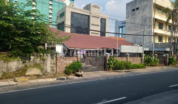 Dijual Rumah Hitung Tanah Commersial 1195 M2 di Matraman Raya Jakarta Timur Lokasi Strategis Siap Bangun