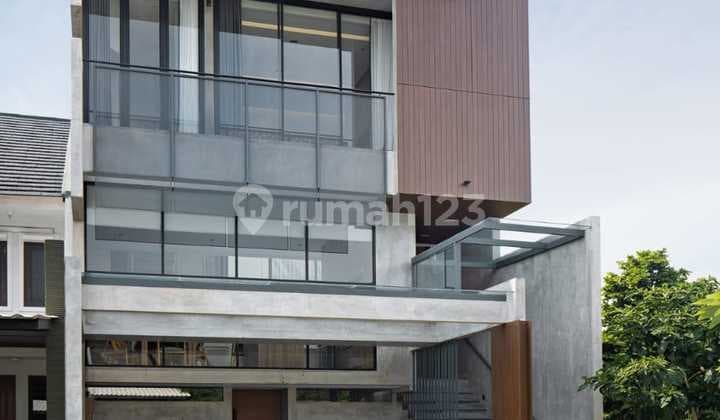 Dijual Rumah 3 Lt sutera Feronia Alam Sutera Tangerang Semi Furnished , Baru Siap Huni Ann