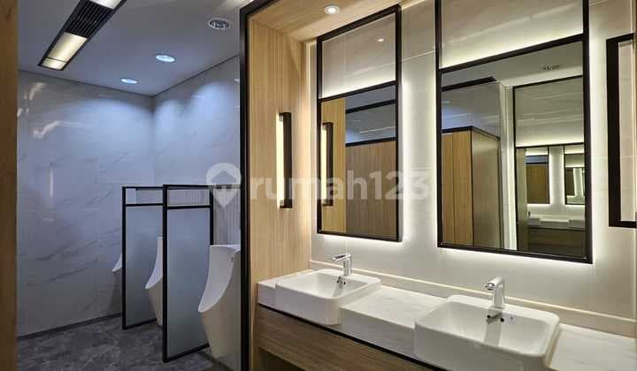For Sale or Rent Office Space The Smith 70.49 M2 Alam Sutera Tangerang Good Condition New Ready for Business Fher