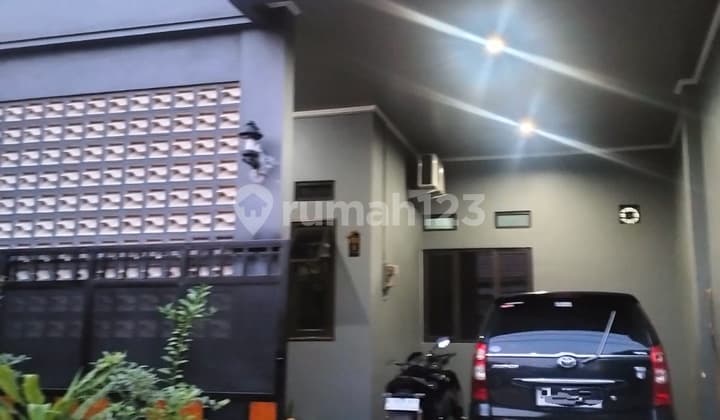 Rumah 2 Lantai Bangunan Baru Harga Termurah Dibawah Pasaran,Siap Huni,Bebas Banjir di Perumahan Tytyan Kencana,Marga Mulya Nempel Summarecon Bekasi,Bekasi Utara