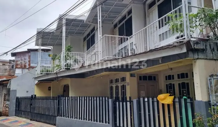 Rumah Kost 3 Lantai Termurah Siap Huni,bebas Banjir Di Area Cikini,menteng,jakarta Pusat