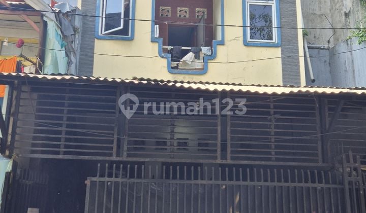 3-Story Boarding House with 10 Bedrooms and 3 Bathrooms, Move-In Ready, Flood-Free in Mangga Besar, Tamansari, West Jakarta