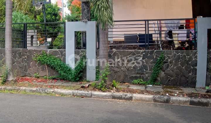 Dijual Cepat Rumah Hoek 2 Lantai di Metland Menteng Jakarta