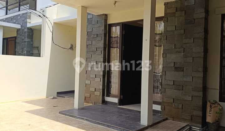 Disewakan Rumah Renovasi 1 Lantai di Cluster Aralia Harapan Indah