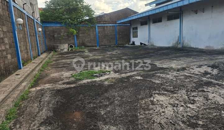 Di Jual Lahan dan Bangunan dan 5 Kios di Pasar Rebo