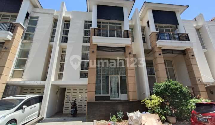 Dijual Rumah Cantik Full Furnished di Town House Ancol Mansion