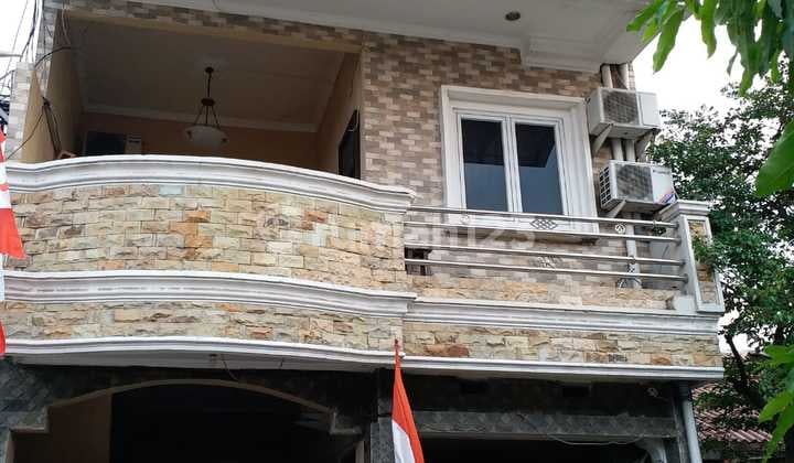 Dijualrumah 3 Lantai di Harapan Indah Bekasi