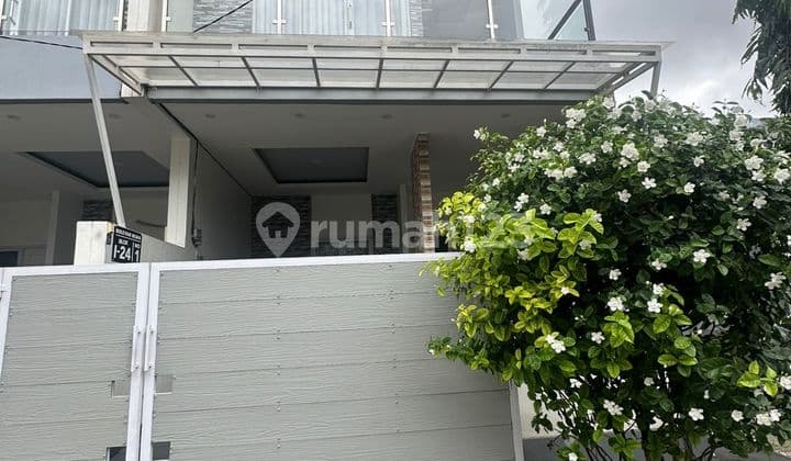 Dijual Rumah 2 Lantai di Bulevar Hijau Harapan Indah Bekasi