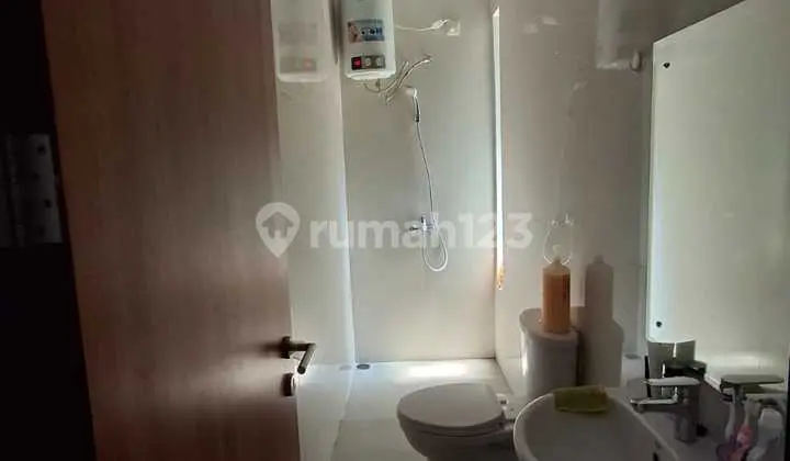 For Sale: Ready-to-Occupy House in Grand Wisata Z Living Lake