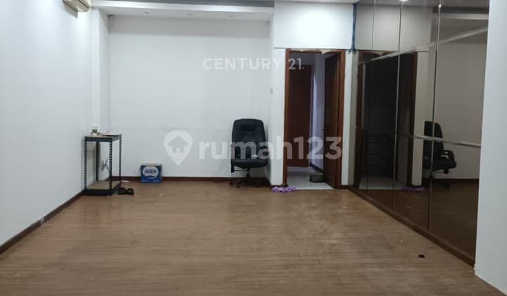 Ruko Strategis 4 Lantai Di Jakarta Barat 17495