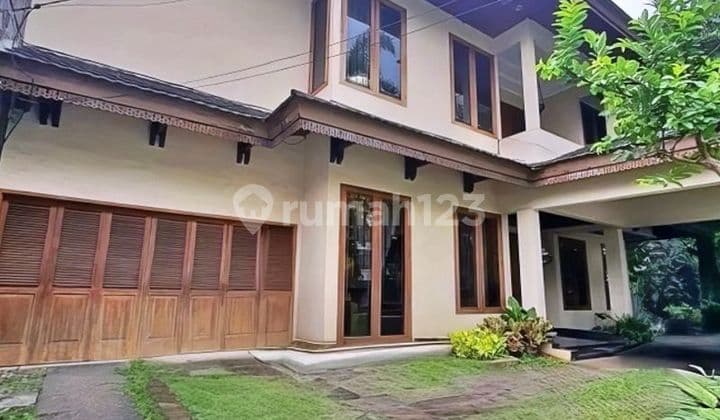 Rumah Bagus Dan Kokoh Strategis Di Kebayoran Baru, Jakrta Selatan