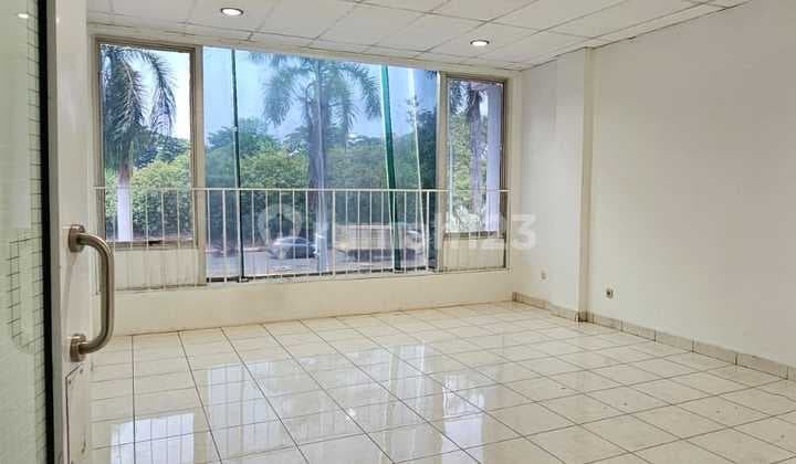 Disewa Ruko Mediterania PIK Uk 5x15 m² 3Lt jalan Besar cocok untuk kantor at Jakarta Utara