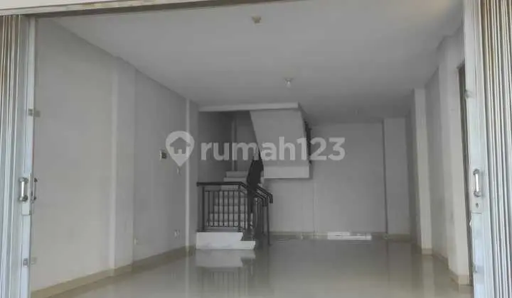 Translation: Sell 3-Story Shop/Office House at M'square Cibaduyut, Bandung