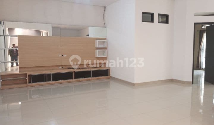 Di Sewakan Rumah Batununggal Indah