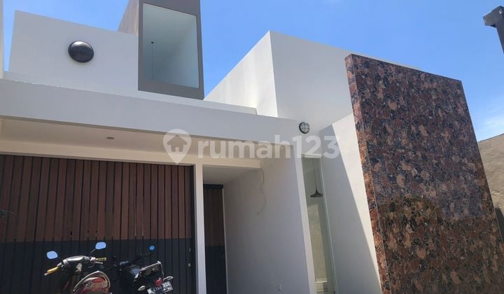 Di Jual Rumah Baru Lux Setiabudi Regency