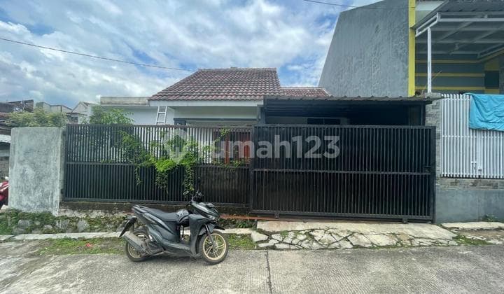 House for Sale Hook Price Below Market