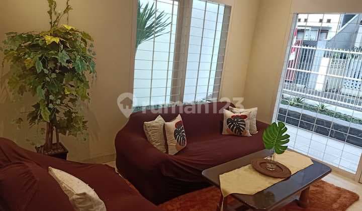 Rumah Cantik Di Pusat Kota Sayap Burangrang