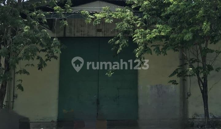 Gudang Margomulyo Permai dekat Tandes, Gresik, Darmo