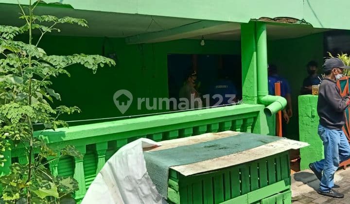 Rumah Manukan Lor demat Wiyung, Lontar, Pakuwon