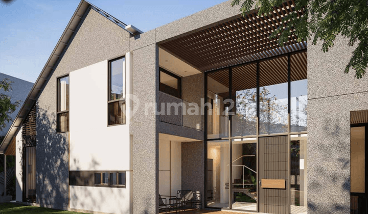 Royal Residence House Near Wiyung, Gunungsari, Graha Famili, Citraland, Pakuwon