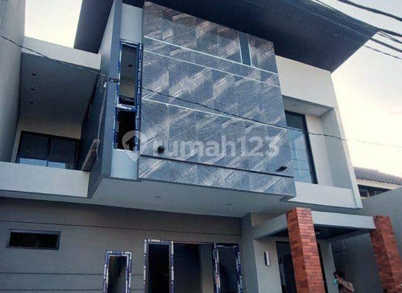 Gayungsari Barat house near Ketintang, A. Yani, Kebonsari.