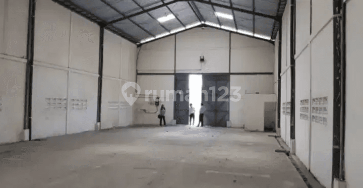 Driyorejo Cup Warehouse near Surabaya Mojokerto Toll Road, Karangpilang, Park