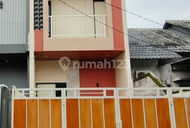 Rumah Scandinavian Gununganyar Emas Dekat Merr, Jemursari