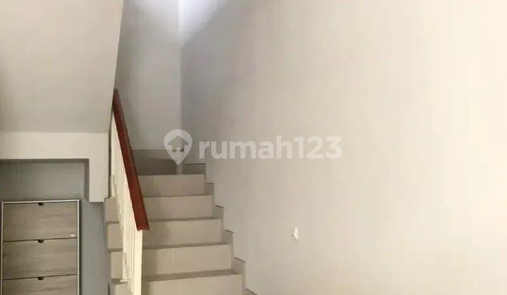 Disewakan Rumah Greenlake Citraland Surabaya Dekat Pakuwon, Wiyung, Lakarsantri, Lontar