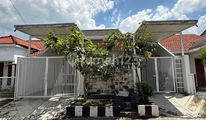 House for Rent in Pandugo, near UPN, MERR, Tenggilis, Jemursari.