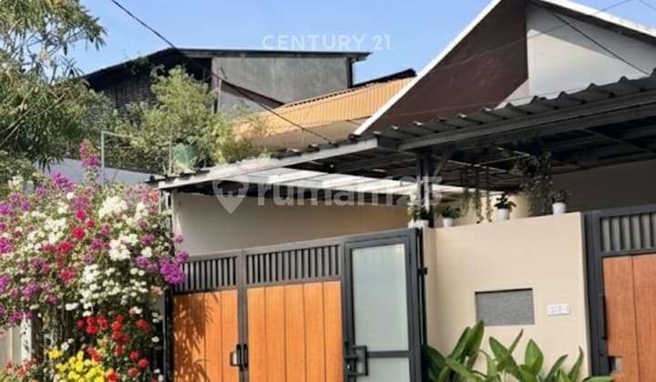 Sold, South Jakarta House 5 Minutes to Jor Petukangan Toll Road