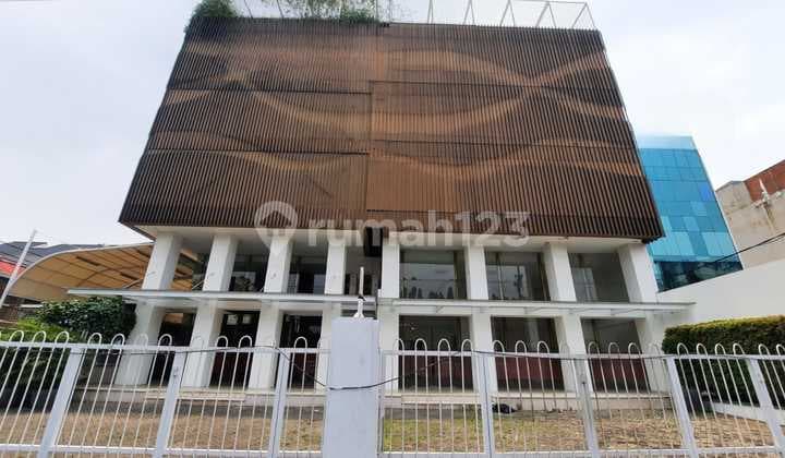 Gedung 5 Lantai di Jalan Panjang Kebon Jeruk , Jakarta Barat