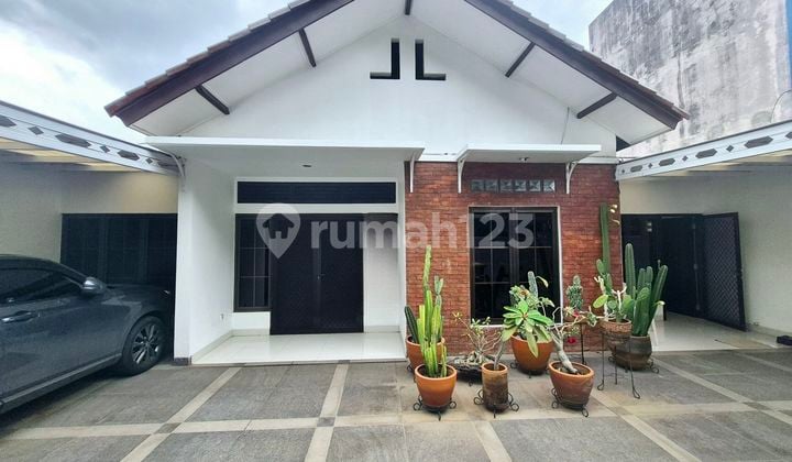 Rumah Di Jalan Ciragil Kebayoran Baru Jakarta Selatan