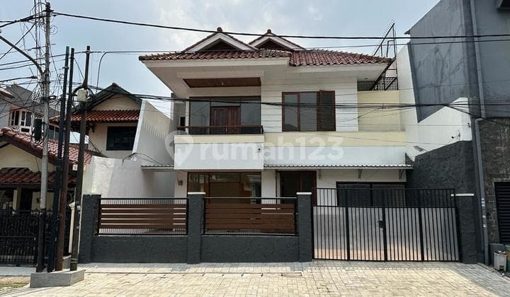 Rumah di Jalan Hanglekir Kebayoran Baru Jakarta Selatan
