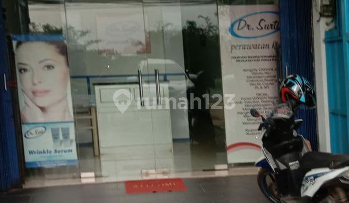 Ruko Hadap Jalan 3 LT Ramai Area Bisnis Dekat Kantor Walikota