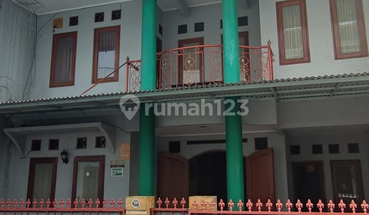 Rumah Luas Fully Furnished di Benda Barat 10, Pamulang, Tangerang