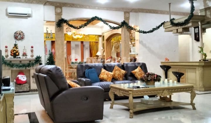 RUMAH MEWAH DILOKASI STRATEGIS SIAP PAKAI