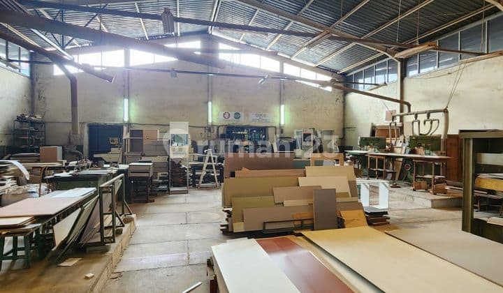 Gudang Jalan Raya Danau Sunter Barat, Lokasi Strategis