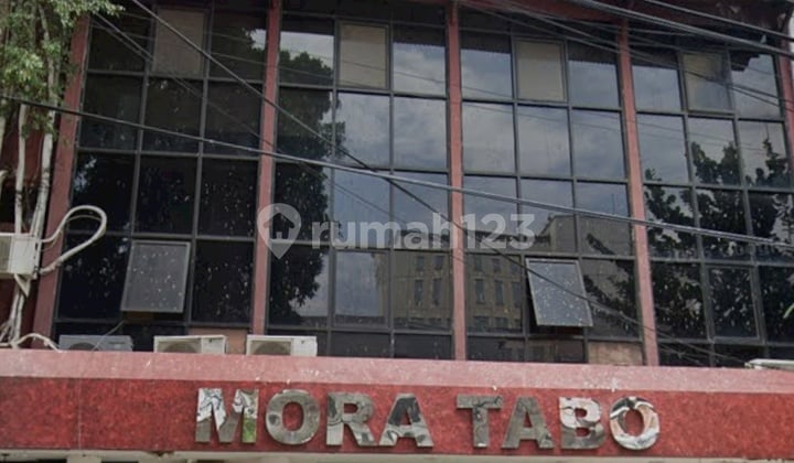 Ruko Gandeng di Cikini, Ada Lift Cocok untuk Usaha