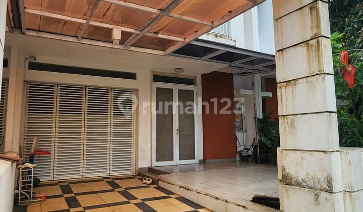 Jual Nego Rumah 2 Lantai Furnished SHM Hadap Taman di Cluster Acacia Residence Dekat Summraecon Mal Bekasi