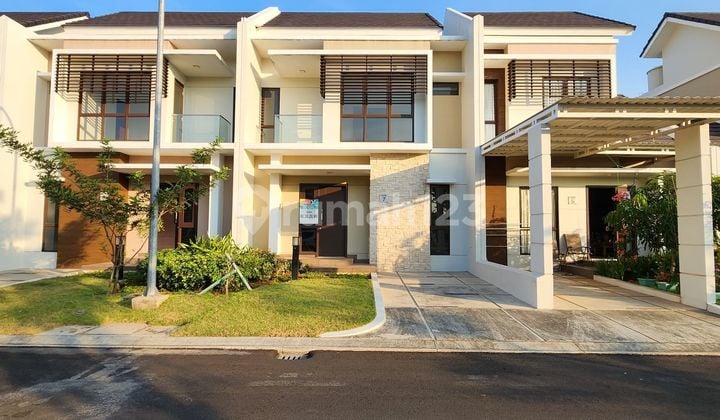 HARGA MURAH RUMAH 2 LANTAI DI BURGUNDY RESIDENCE, KAWASAN THE ORCHARD SUMMARECON BEKASI, LOKASI BAGUS HADAP TAMAN YANG LUAS