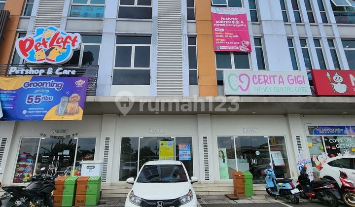 3-Story Shop House in Burgundy Commercial, Move-In Ready and Excellent in a Well-Populated Area, The Orchard Summarecon Bekasi