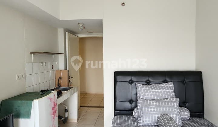 For Sale Negotiable The Springlake Apartment Studio Type Davalia Tower Semi Furnished View Summarecon Bekasi