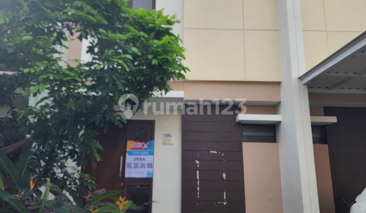 Rumah Kontrakan 2 Lantai dan 2 Kamar Tidur Siap Huni di Cluster Burgundy Residence Kawasan The Orchard Summarecon Bekasi